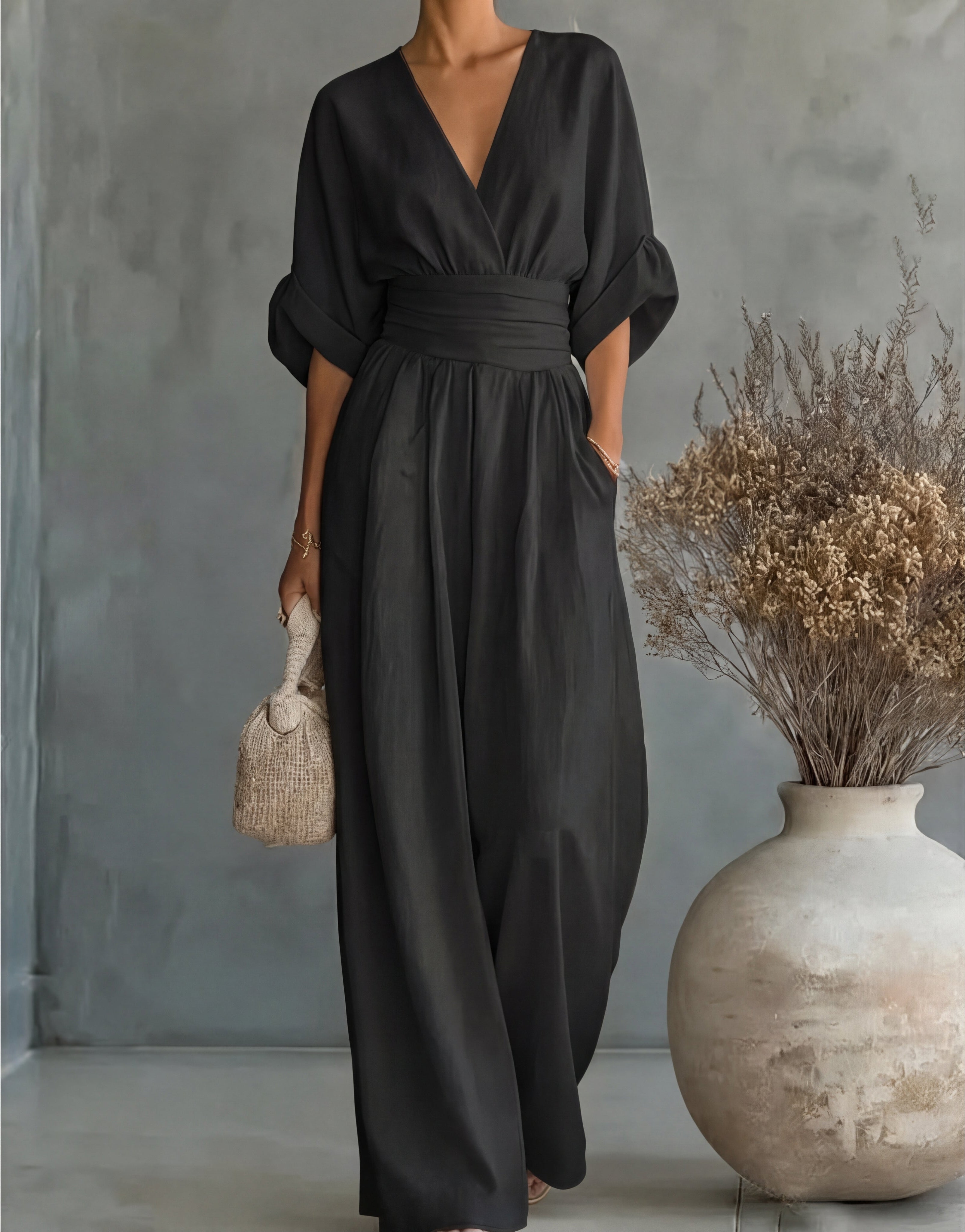 Giulia | Elegante Tuta con Scollo a V e Gambe Larghe
